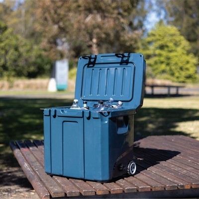 31L Cooler Box with Wheels - White