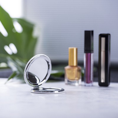 Cosmetic folding Pocket Mirror with white PU finish Plumiax
